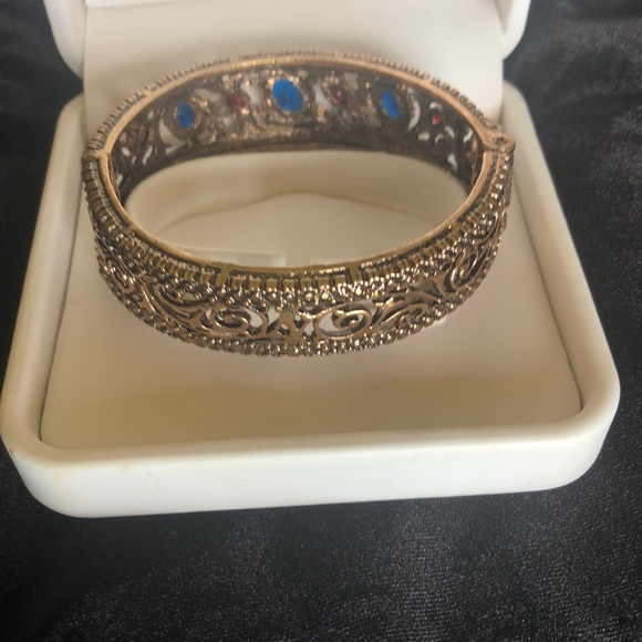 Bangle bracelet - Picture 2 of 3